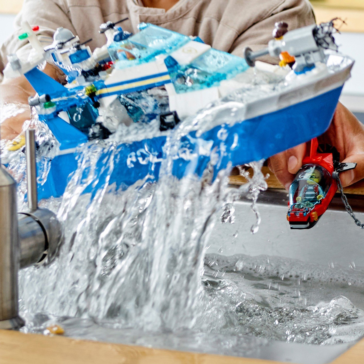 Lego City 60277 Катер полицейского патруля