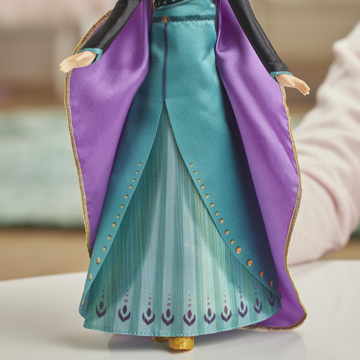 Кукла Disney Frozen E8881 Холодное Сердце 2 Поющая Анна