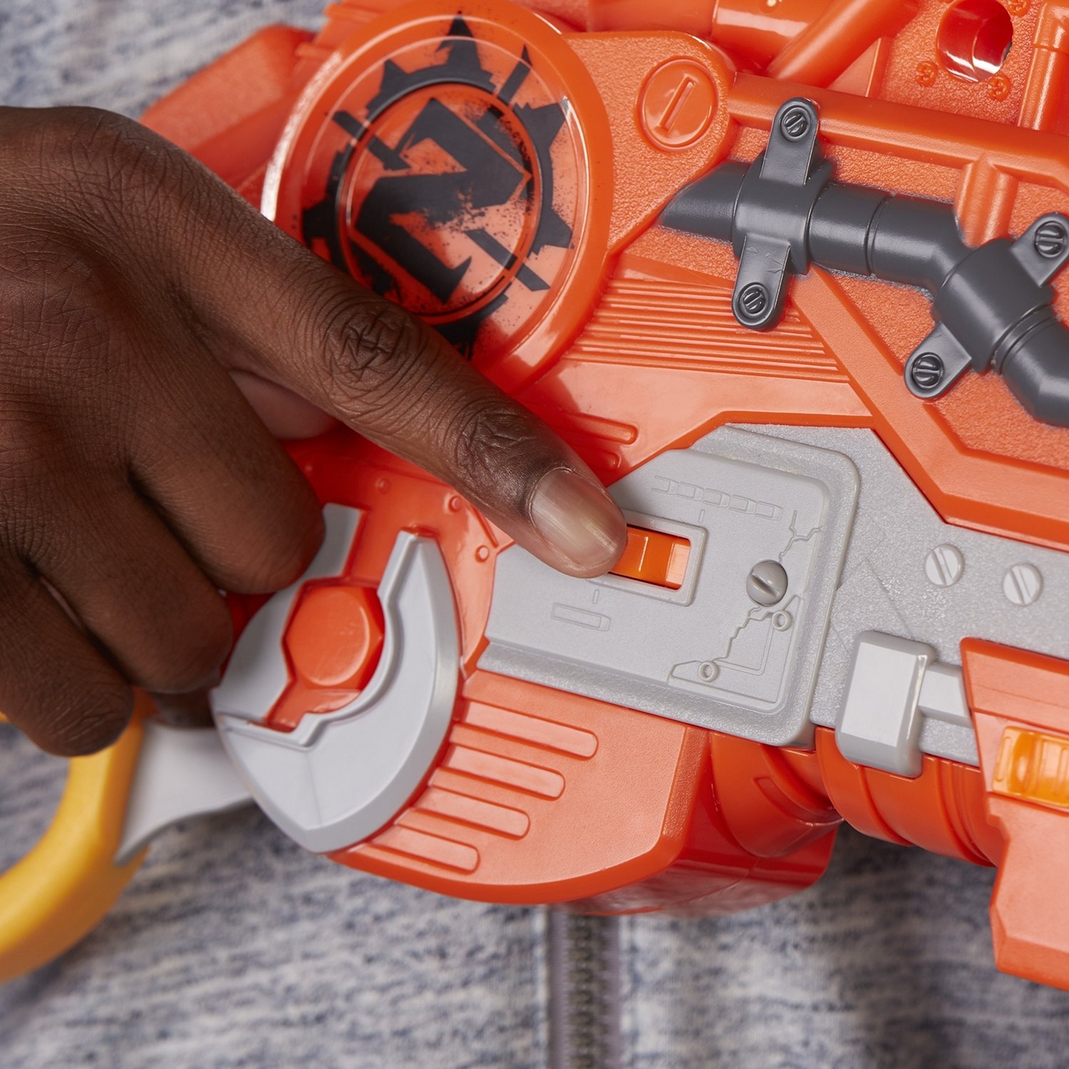 Бластер Nerf Зомби Страйк E1754 Выживший